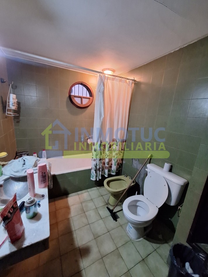 CASA ISABEL LA CATOLICA 1200  - 4 DORM 2 BAÑOS FONDO