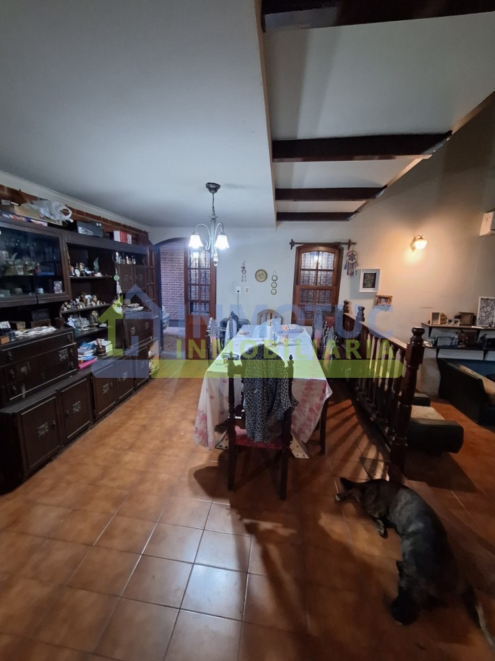 CASA ISABEL LA CATOLICA 1200  - 4 DORM 2 BAÑOS FONDO