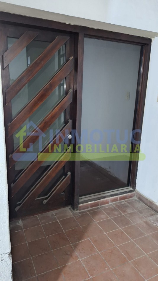 LOCAL COMERCIAL + DEPARTAMENTO PB SANTIAGO AL 900 APTO CREDITO