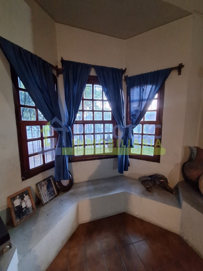 CASA ISABEL LA CATOLICA 1200  - 4 DORM 2 BAÑOS FONDO