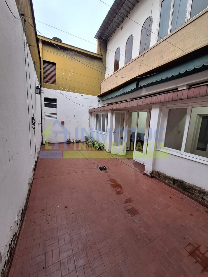 LOCAL COMERCIAL + DEPARTAMENTO PB SANTIAGO AL 900 APTO CREDITO