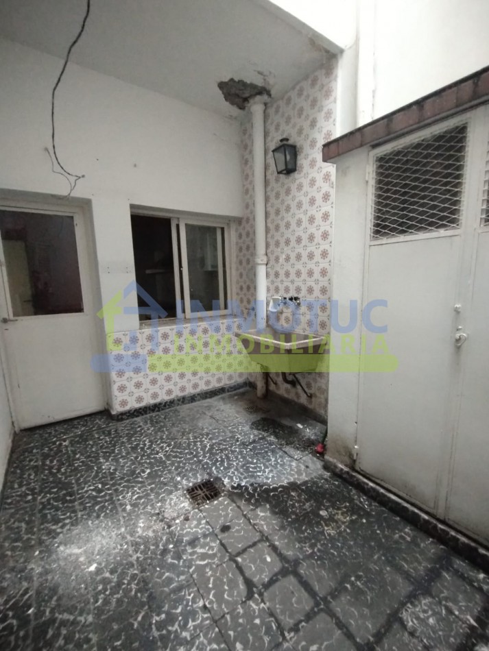 LOCAL COMERCIAL + DEPARTAMENTO PB SANTIAGO AL 900 APTO CREDITO
