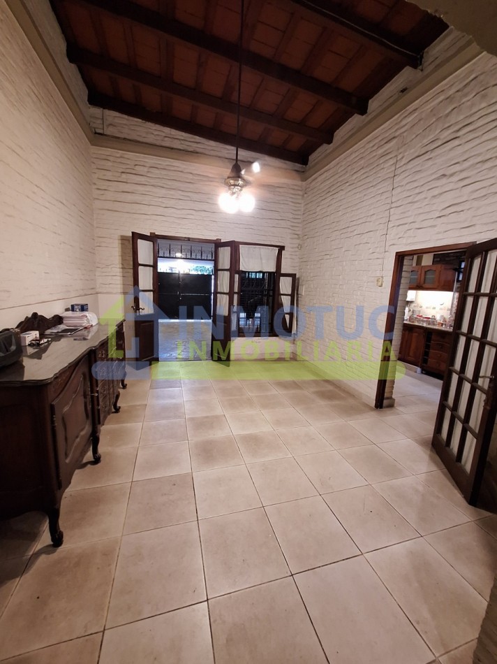 CASA EN VENTA EN BARRIO SUR LAVALLE AL 1200 
