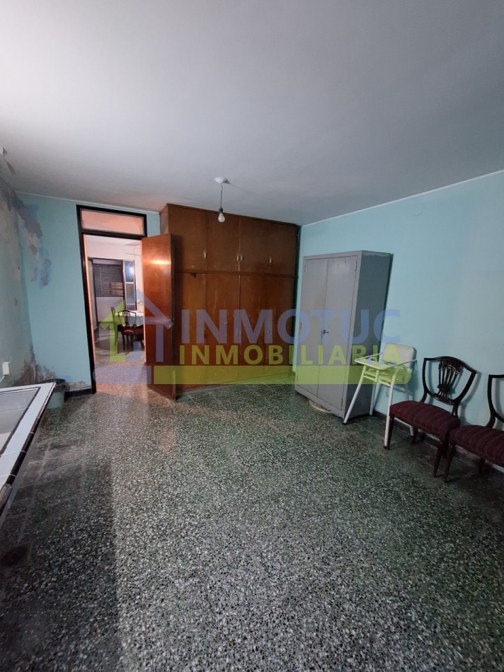 CASA EN VENTA GRAL. PAZ AL 600 - BARRIO SUR - 3 BAÑOS 4 DORMITORIOS COCHERA FONDO Y GRAN POTENCIAL DE AMPLIACION 