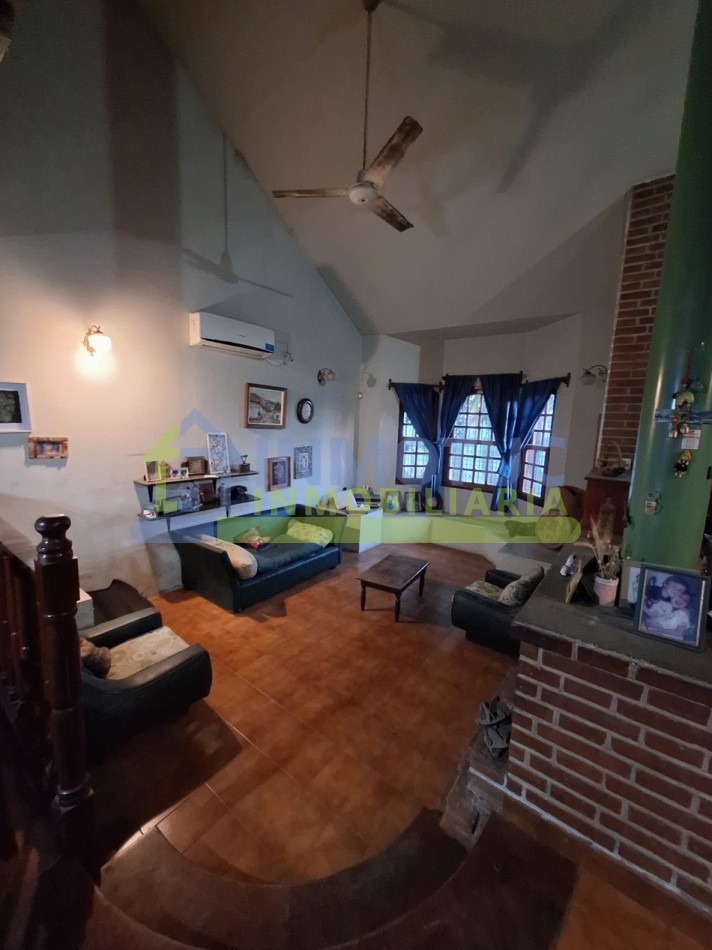 CASA ISABEL LA CATOLICA 1200  - 4 DORM 2 BAÑOS FONDO