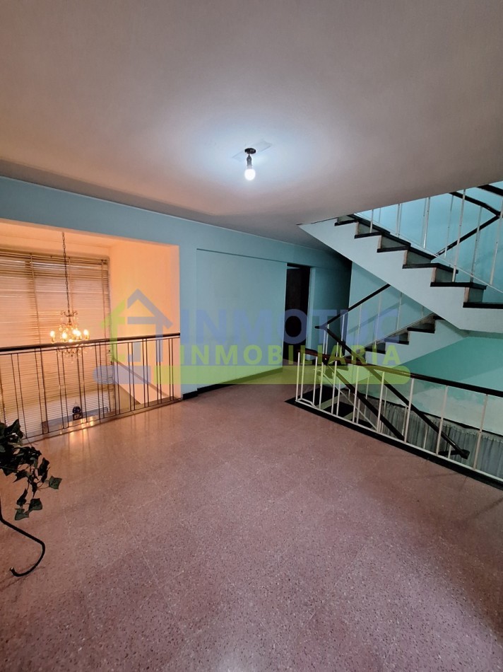 CASA EN VENTA GRAL. PAZ AL 600 - BARRIO SUR - 3 BAÑOS 4 DORMITORIOS COCHERA FONDO Y GRAN POTENCIAL DE AMPLIACION 