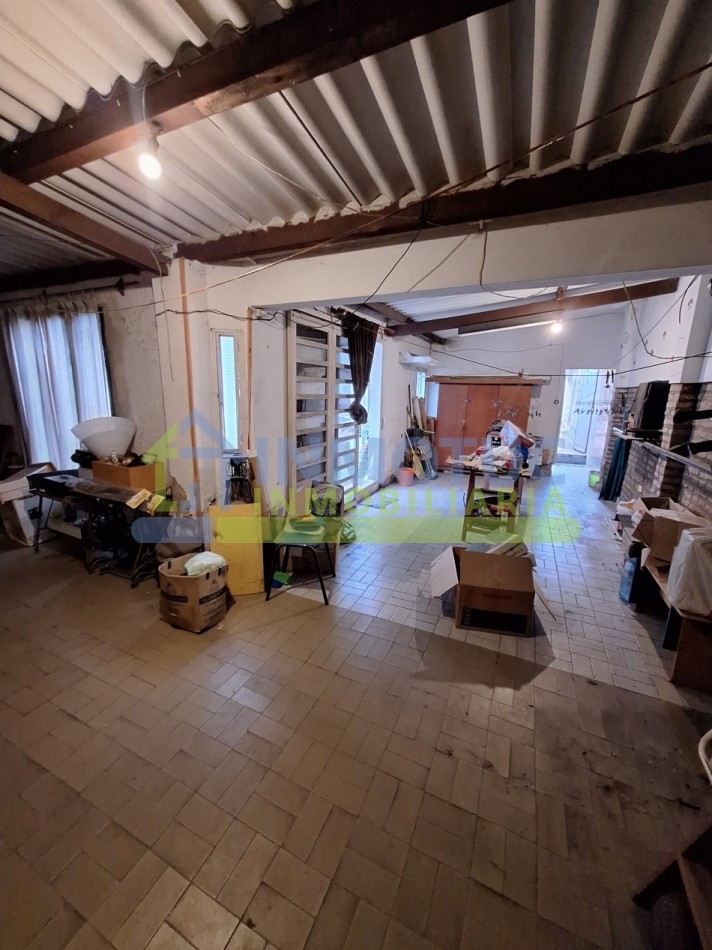 CASA EN VENTA EN BARRIO SUR LAVALLE AL 1200 