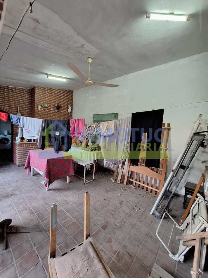 CASA ISABEL LA CATOLICA 1200  - 4 DORM 2 BAÑOS FONDO