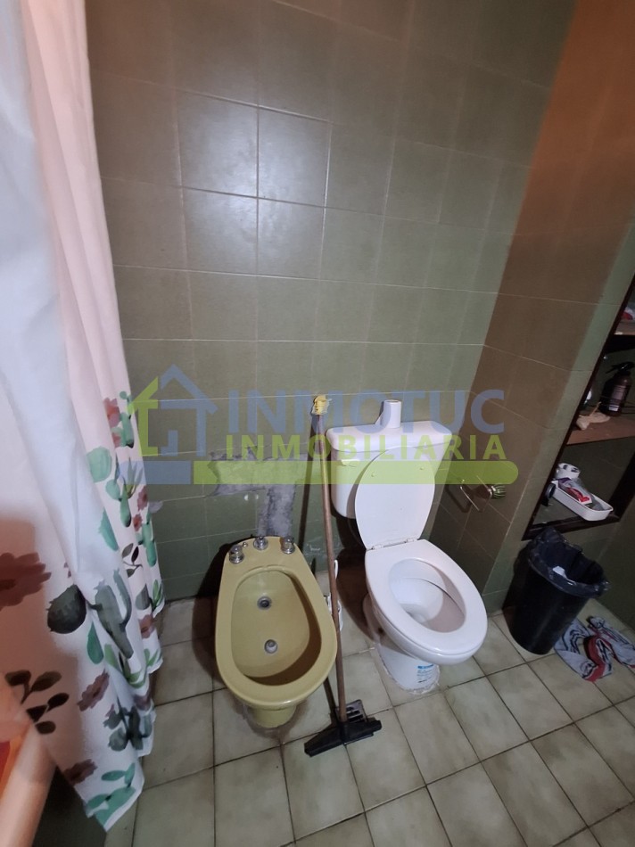 CASA ISABEL LA CATOLICA 1200  - 4 DORM 2 BAÑOS FONDO