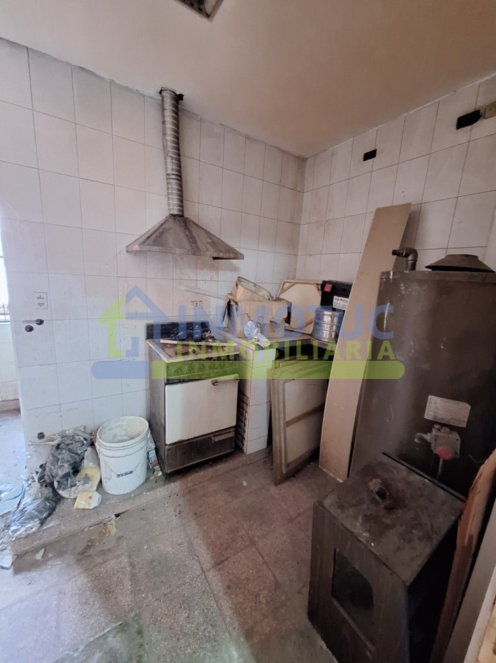 CENTRO MEDICO EN VENTA PARA INVERSIONISTAS - BARRIO SUR (ALT. 24 DE SEPTIEMBRE 1000)