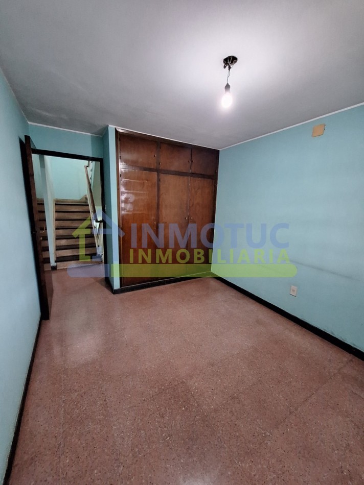 CASA EN VENTA GRAL. PAZ AL 600 - BARRIO SUR - 3 BAÑOS 4 DORMITORIOS COCHERA FONDO Y GRAN POTENCIAL DE AMPLIACION 