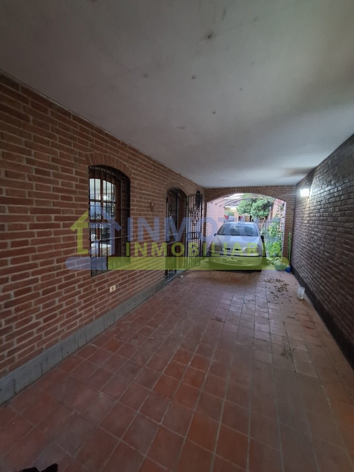 CASA ISABEL LA CATOLICA 1200  - 4 DORM 2 BAÑOS FONDO