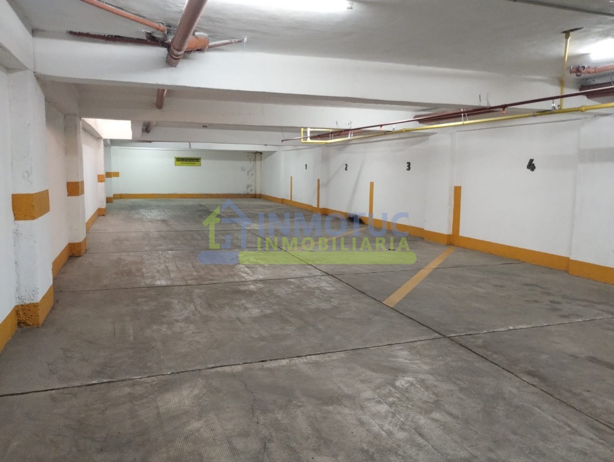 VENTA DE COCHERA- AYACUCHO AL 300