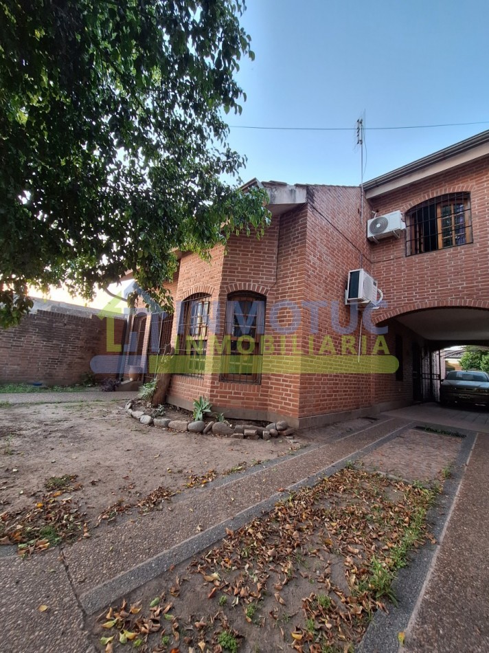 CASA ISABEL LA CATOLICA 1200  - 4 DORM 2 BAÑOS FONDO