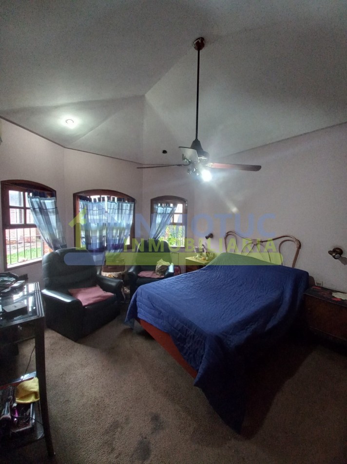 CASA ISABEL LA CATOLICA 1200  - 4 DORM 2 BAÑOS FONDO