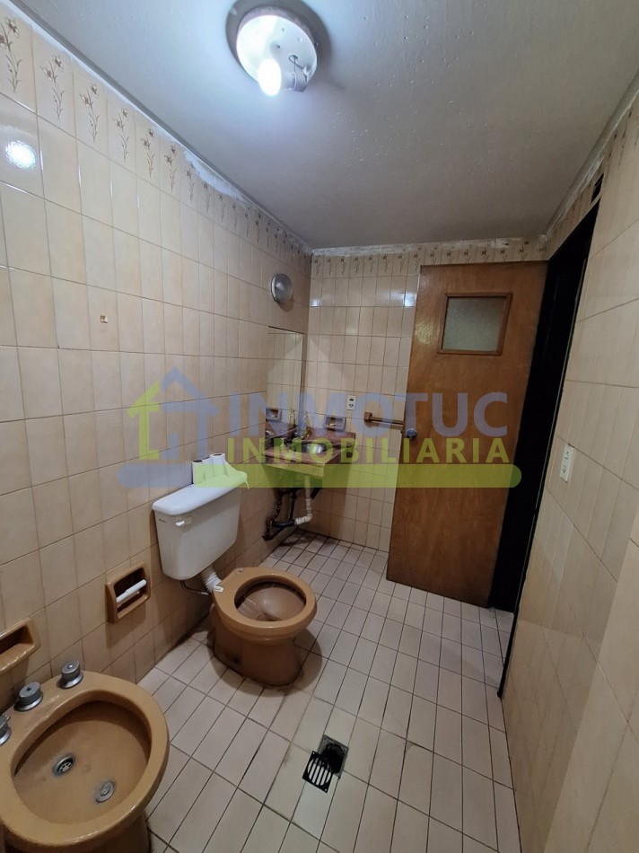 CENTRO MEDICO EN VENTA PARA INVERSIONISTAS - BARRIO SUR (ALT. 24 DE SEPTIEMBRE 1000)