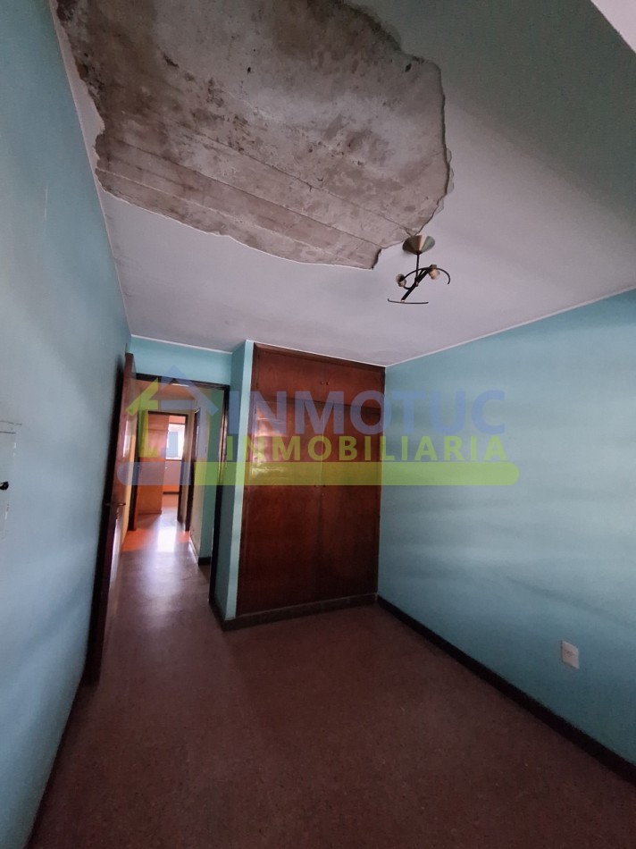 CASA EN VENTA GRAL. PAZ AL 600 - BARRIO SUR - 3 BAÑOS 4 DORMITORIOS COCHERA FONDO Y GRAN POTENCIAL DE AMPLIACION 