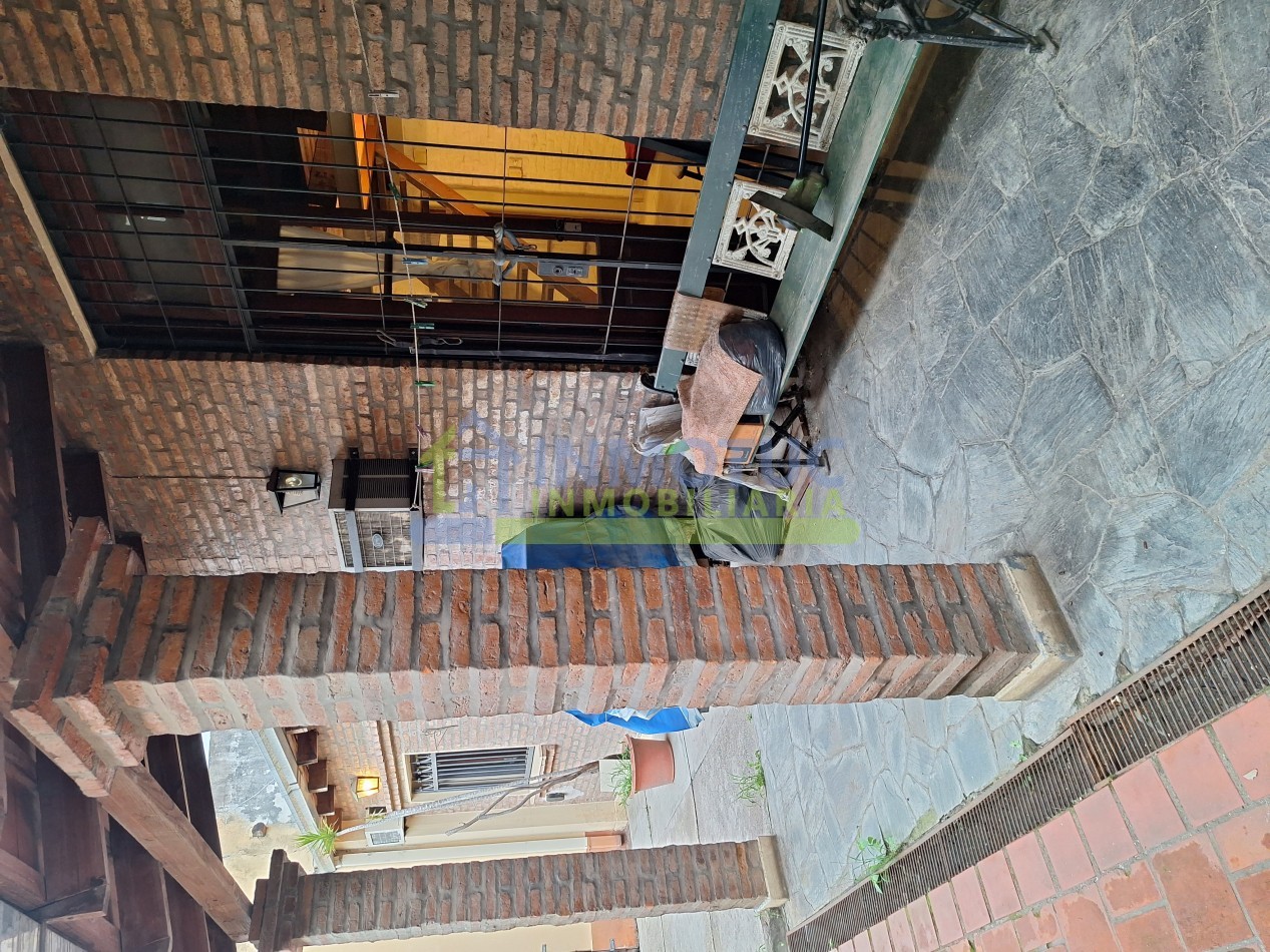 CASA EN VENTA EN BARRIO SUR LAVALLE AL 1200 