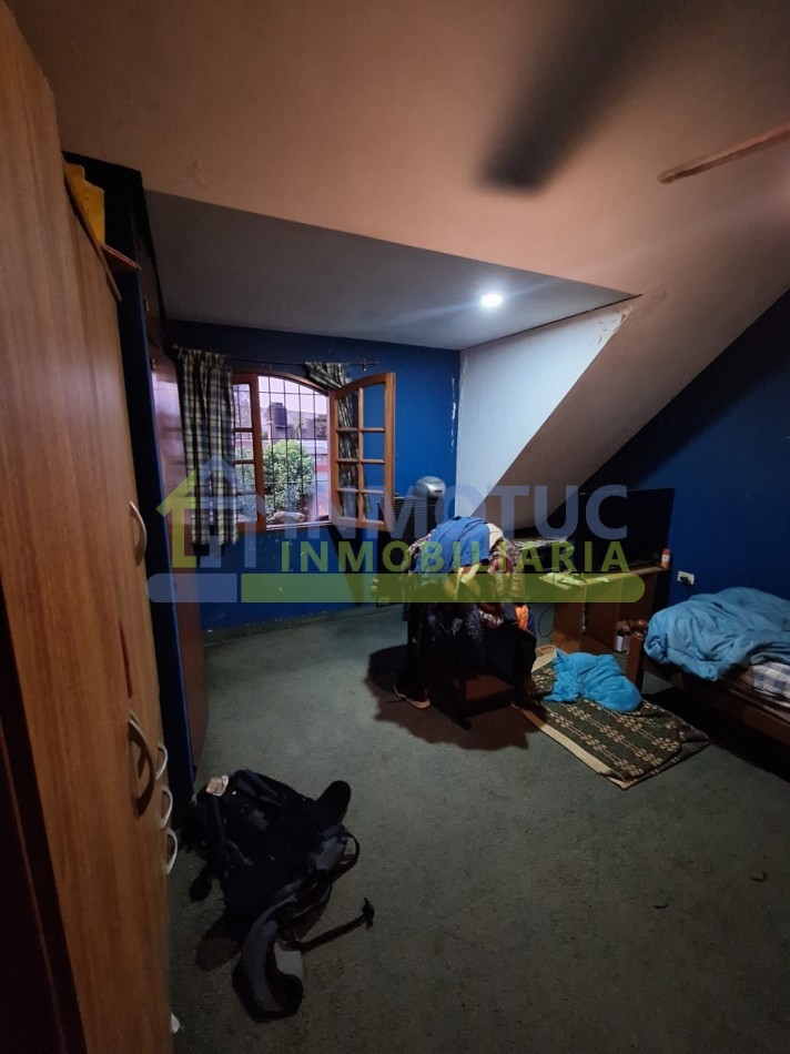 CASA ISABEL LA CATOLICA 1200  - 4 DORM 2 BAÑOS FONDO