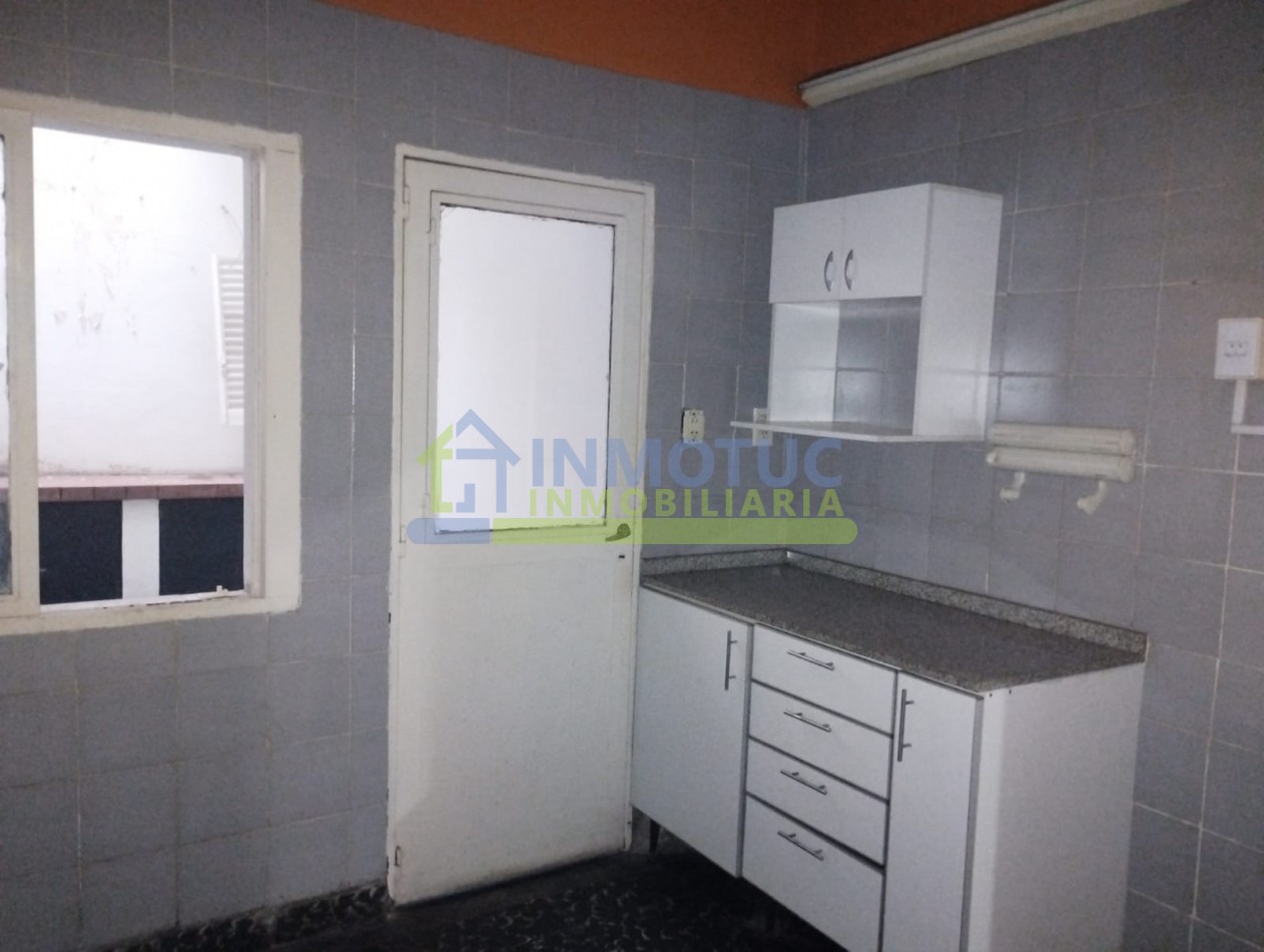 LOCAL COMERCIAL + DEPARTAMENTO PB SANTIAGO AL 900 APTO CREDITO
