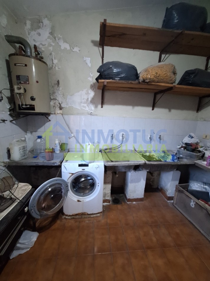 CASA ISABEL LA CATOLICA 1200  - 4 DORM 2 BAÑOS FONDO