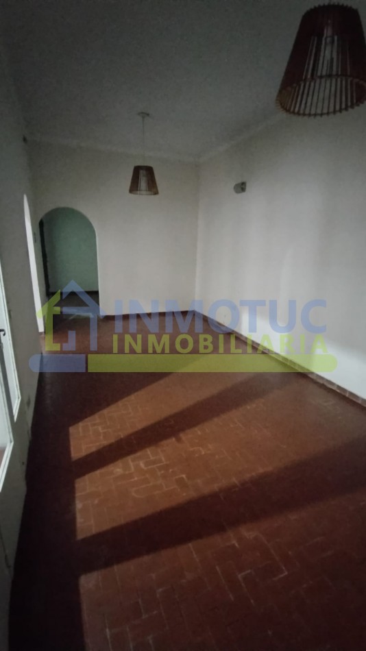 LOCAL COMERCIAL + DEPARTAMENTO PB SANTIAGO AL 900 APTO CREDITO