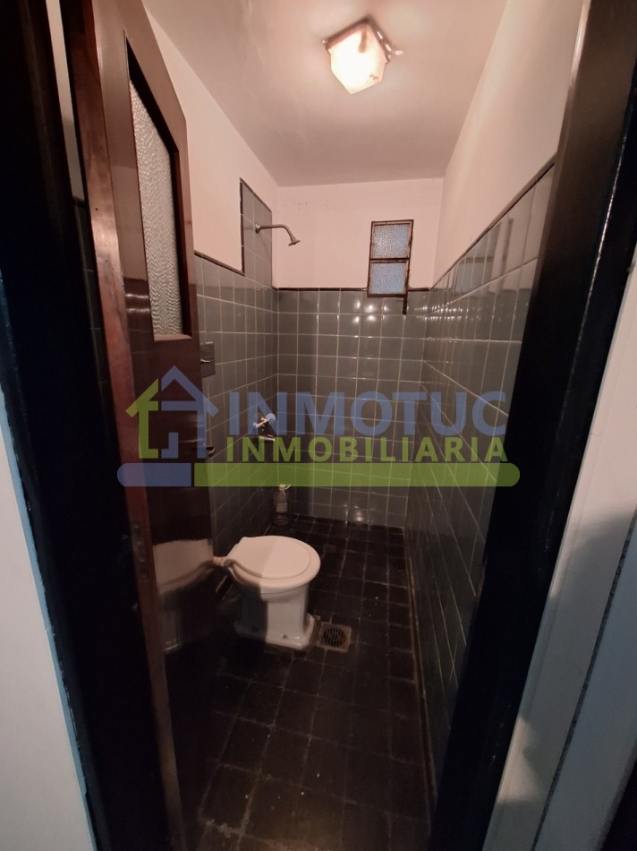 CASA EN VENTA GRAL. PAZ AL 600 - BARRIO SUR - 3 BAÑOS 4 DORMITORIOS COCHERA FONDO Y GRAN POTENCIAL DE AMPLIACION 