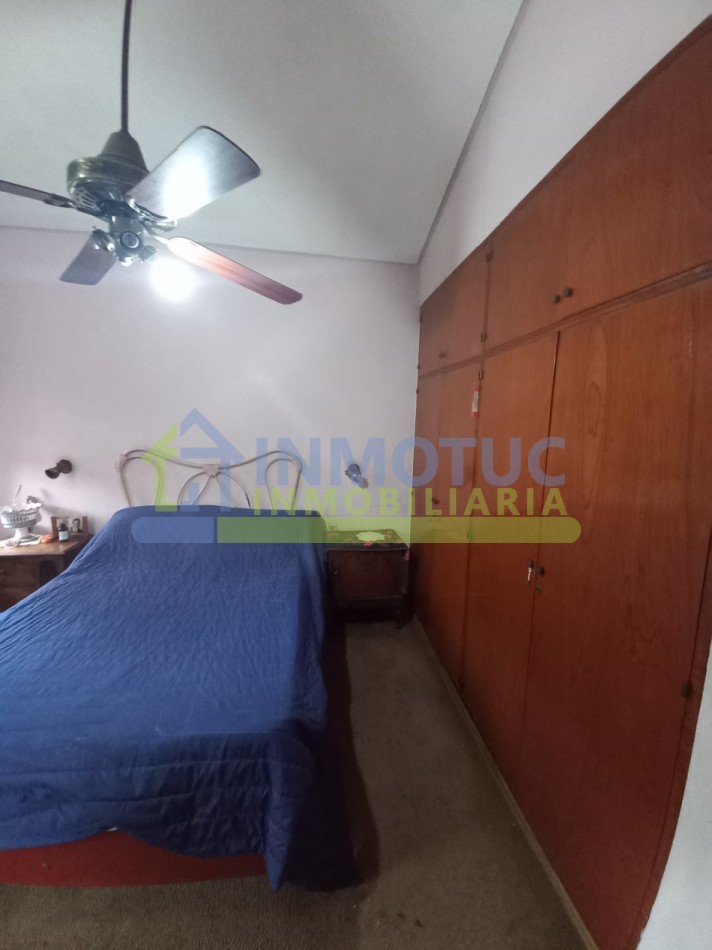 CASA ISABEL LA CATOLICA 1200  - 4 DORM 2 BAÑOS FONDO