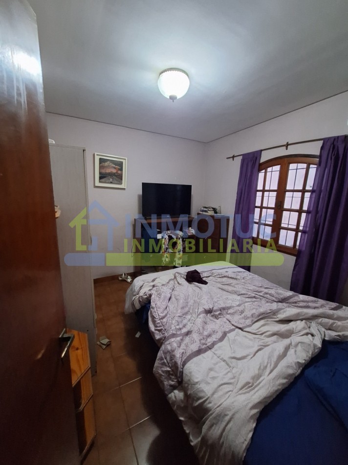 CASA ISABEL LA CATOLICA 1200  - 4 DORM 2 BAÑOS FONDO