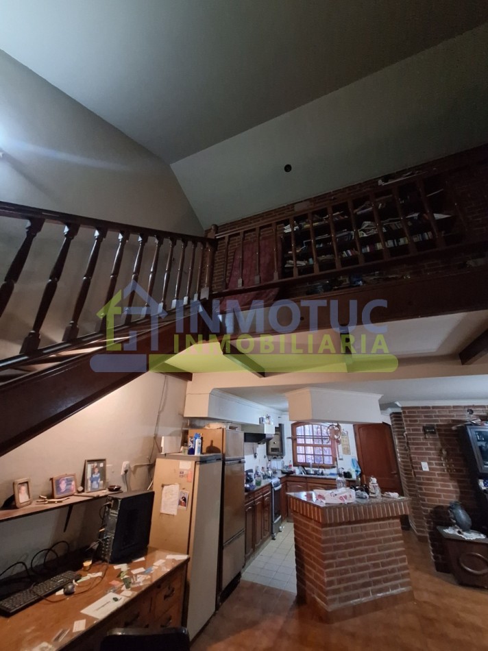 CASA ISABEL LA CATOLICA 1200  - 4 DORM 2 BAÑOS FONDO