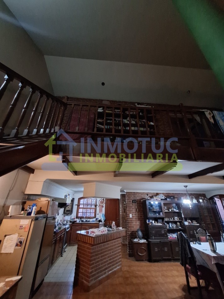 CASA ISABEL LA CATOLICA 1200  - 4 DORM 2 BAÑOS FONDO