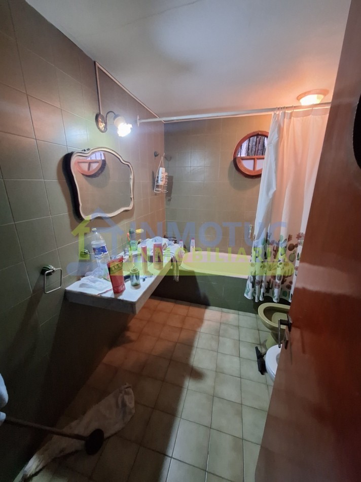 CASA ISABEL LA CATOLICA 1200  - 4 DORM 2 BAÑOS FONDO