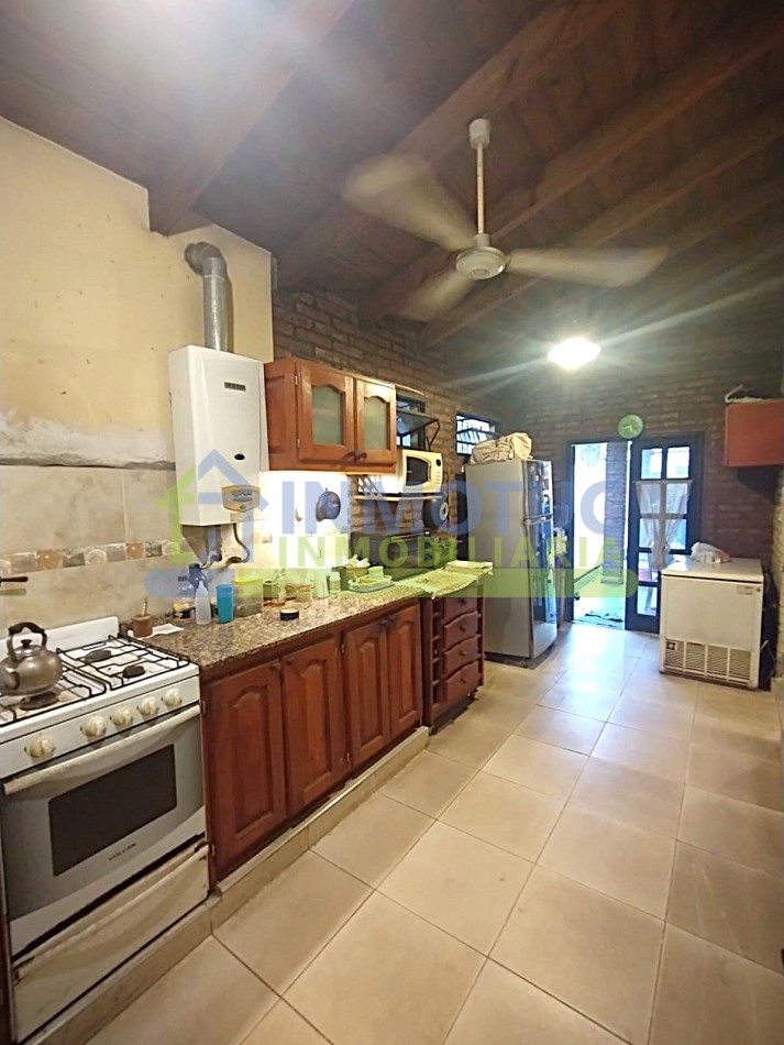 CASA EN VENTA EN BARRIO SUR LAVALLE AL 1200 