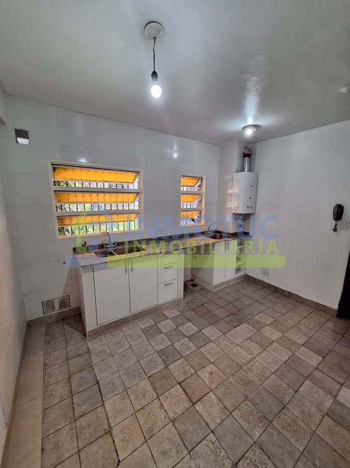 DPTO. Paso de Los Andes al 700 - 3 Dorm. - 2 Baños - Sup. Propia 82 m² + cochera