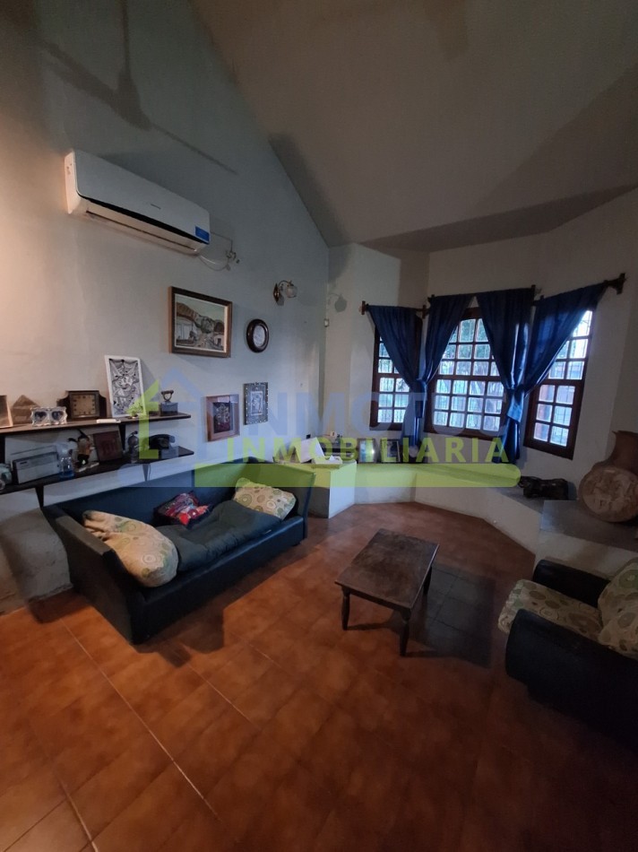 CASA ISABEL LA CATOLICA 1200  - 4 DORM 2 BAÑOS FONDO