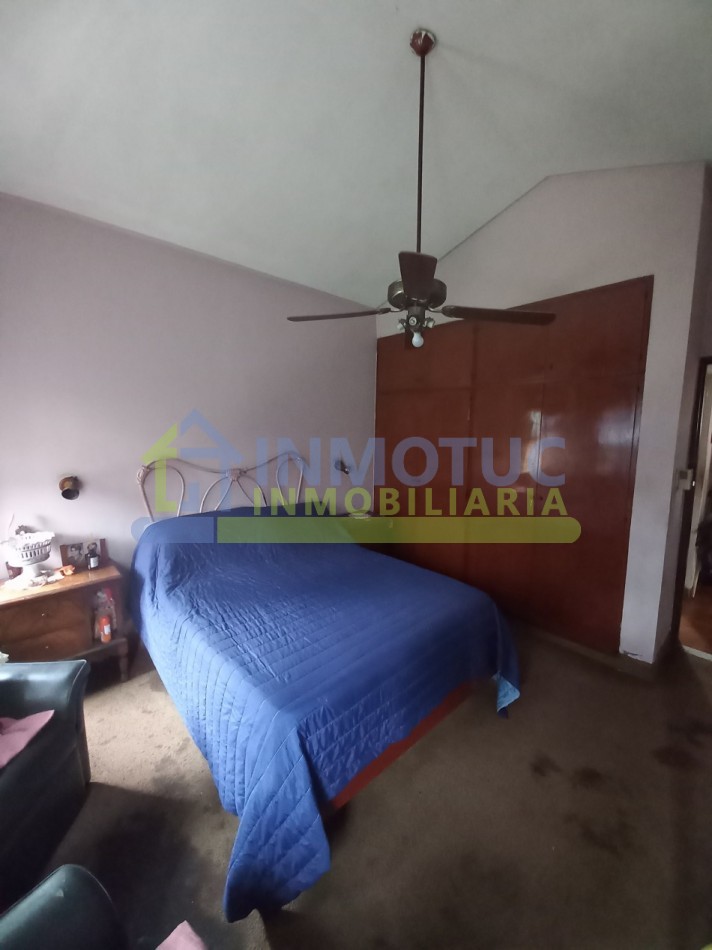 CASA ISABEL LA CATOLICA 1200  - 4 DORM 2 BAÑOS FONDO