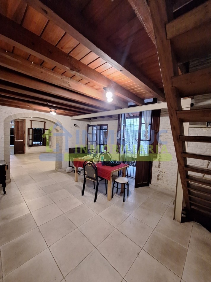 CASA EN VENTA EN BARRIO SUR LAVALLE AL 1200 