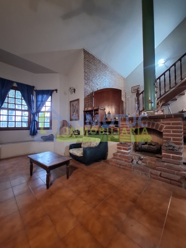 CASA ISABEL LA CATOLICA 1200  - 4 DORM 2 BAÑOS FONDO