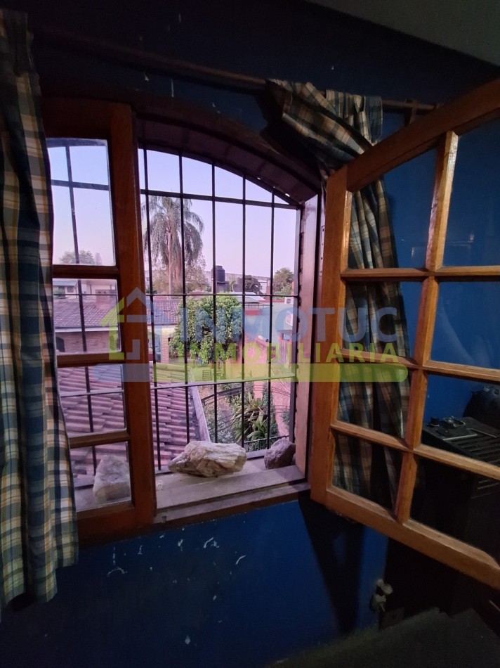 CASA ISABEL LA CATOLICA 1200  - 4 DORM 2 BAÑOS FONDO