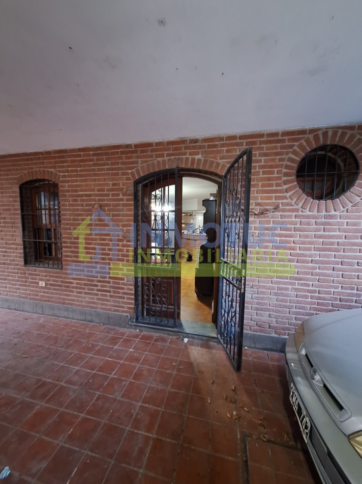 CASA ISABEL LA CATOLICA 1200  - 4 DORM 2 BAÑOS FONDO