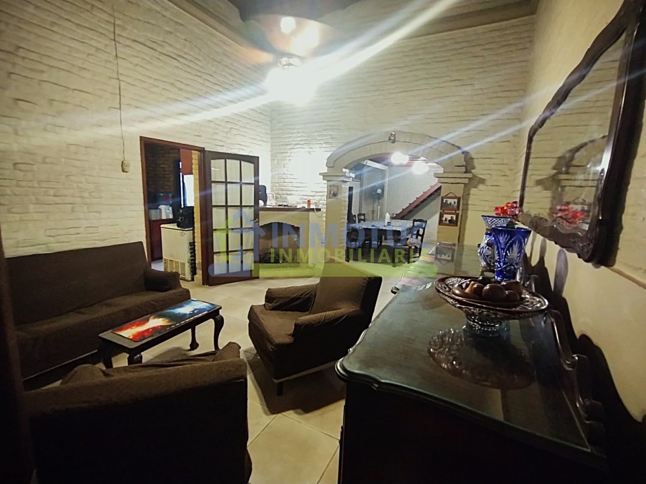 CASA EN VENTA EN BARRIO SUR LAVALLE AL 1200 