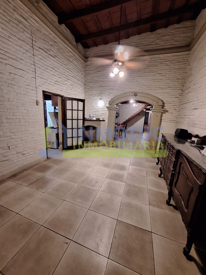 CASA EN VENTA EN BARRIO SUR LAVALLE AL 1200 