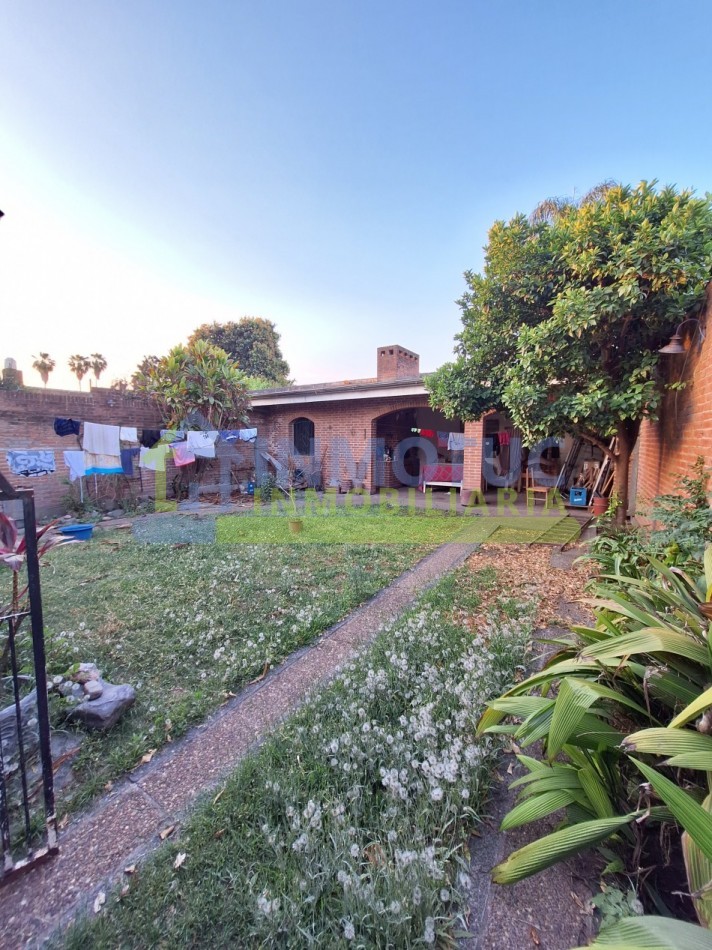CASA ISABEL LA CATOLICA 1200  - 4 DORM 2 BAÑOS FONDO