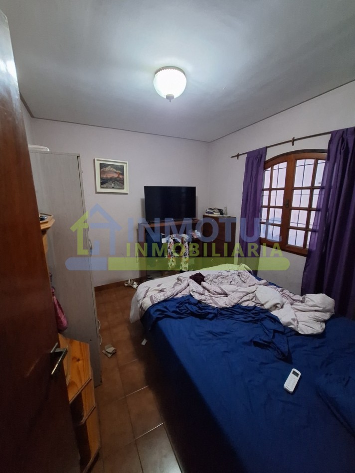 CASA ISABEL LA CATOLICA 1200  - 4 DORM 2 BAÑOS FONDO