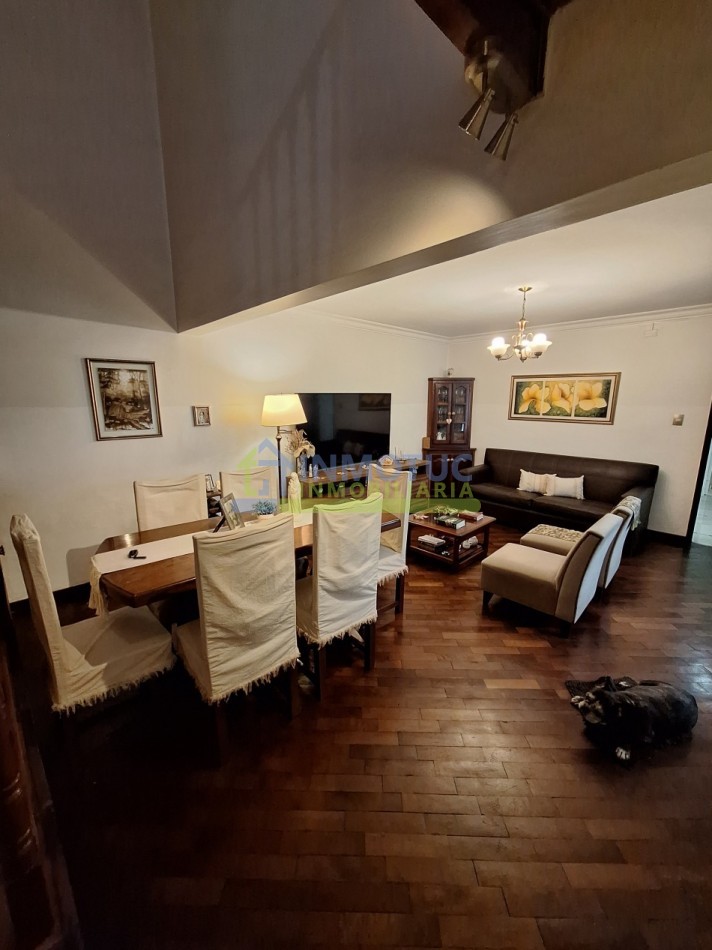 CASA BARRIO SUR - LAS HERAS AL 200 - 3 DORM. 5 BAÑOS - COCHERA