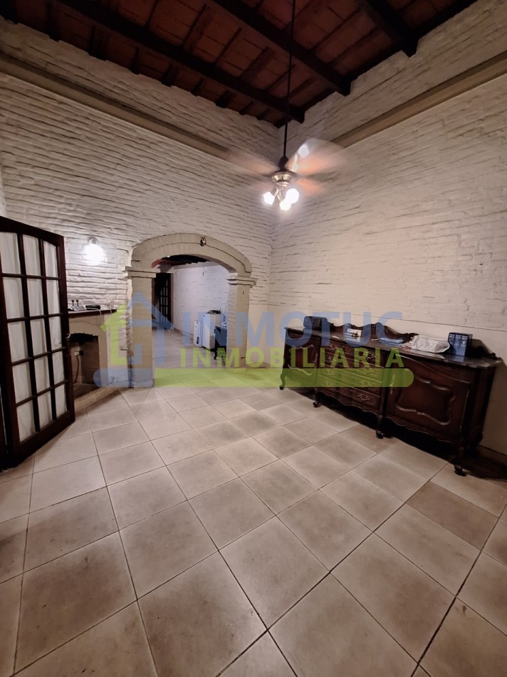 CASA EN VENTA EN BARRIO SUR LAVALLE AL 1200 