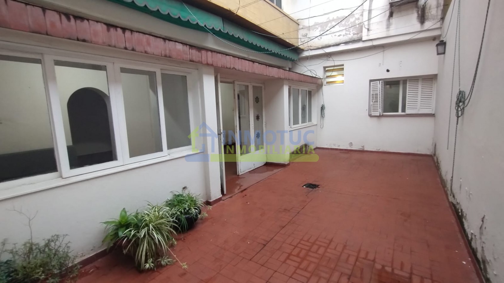 LOCAL COMERCIAL + DEPARTAMENTO PB SANTIAGO AL 900 APTO CREDITO