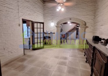 CASA EN VENTA EN BARRIO SUR LAVALLE AL 1200 