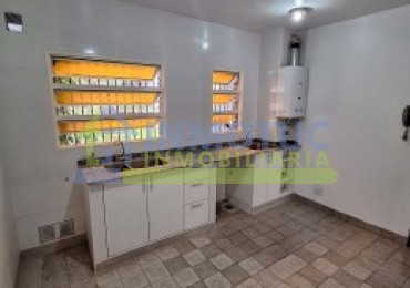 DPTO. Paso de Los Andes al 700 - 3 Dorm. - 2 Baños - Sup. Propia 82 m² + cochera